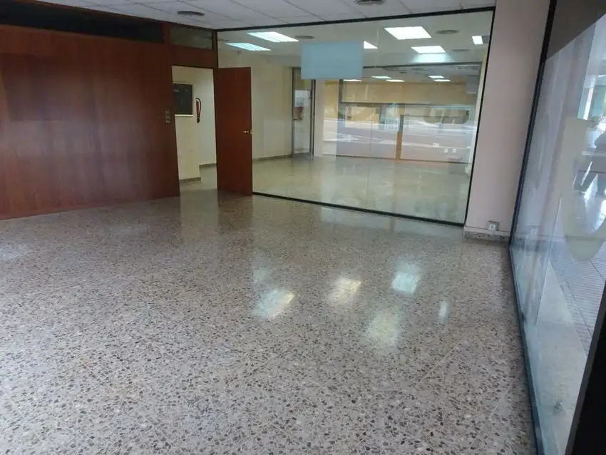 Local comercial en Venta en Gorg, Badalona
