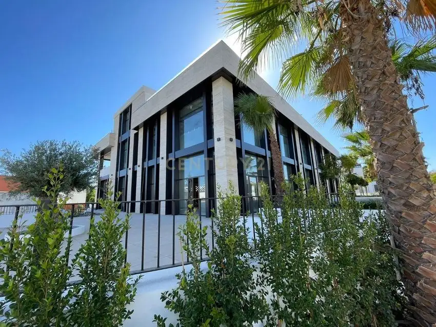 Oficina en Alquiler en Rodeo Alto-Guadaiza-La Campana, Marbella