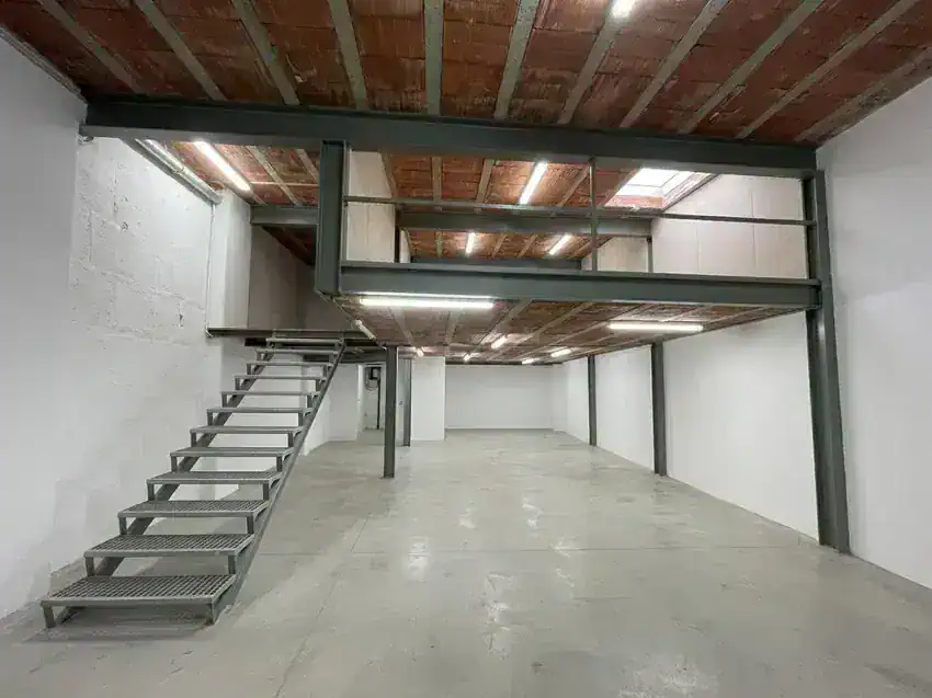Local de Moda en Venta en Creu de Barberà, Sabadell