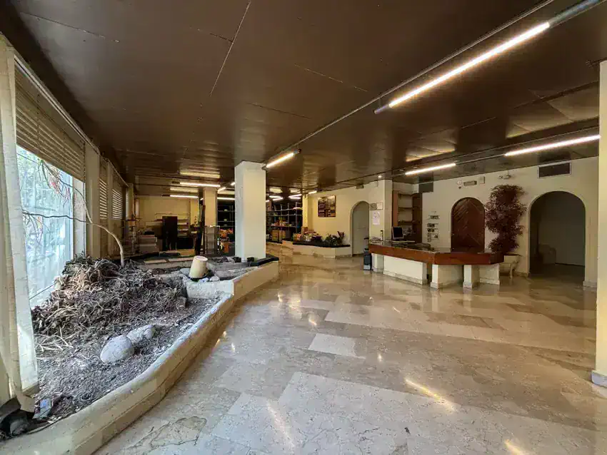 Local de Moda en Venta en La Puya - La Ermita, Marbella