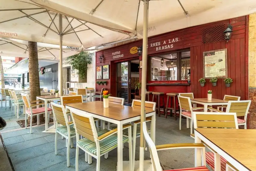 Restaurante en Traspaso en Playa de la Fontanilla, Marbella