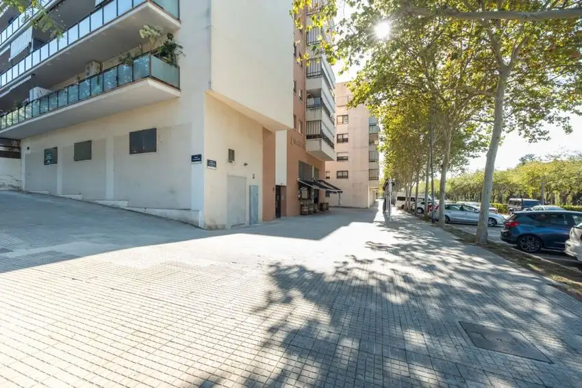 Local comercial en Venta en Viladecans