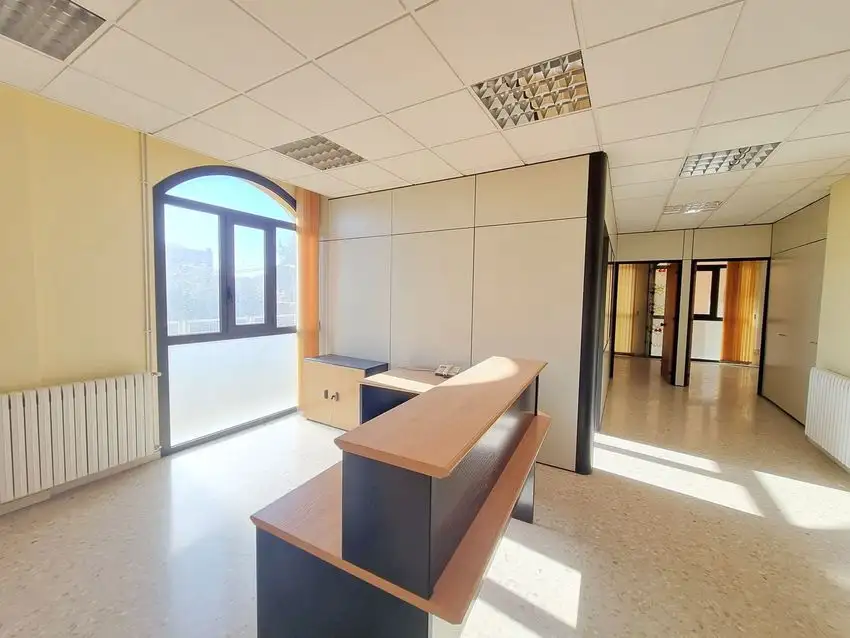 Local comercial en Venta en Vic