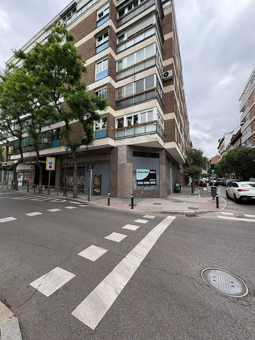 Local comercial en Alquiler en Arapiles, Madrid