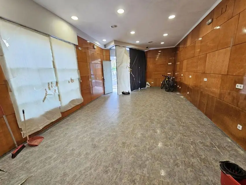 Local comercial en Venta en Ripollet