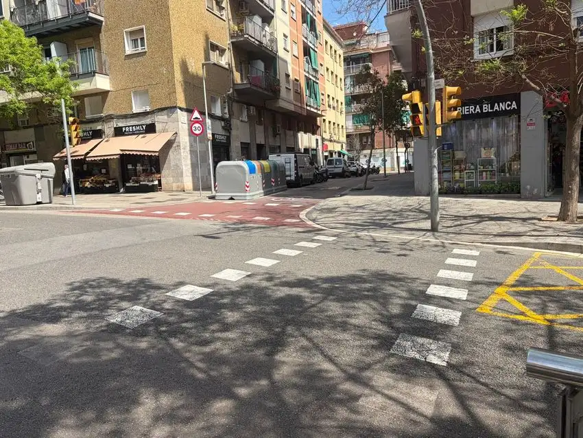 Local comercial en Venta en La Torrasa, L'Hospitalet de Llobregat