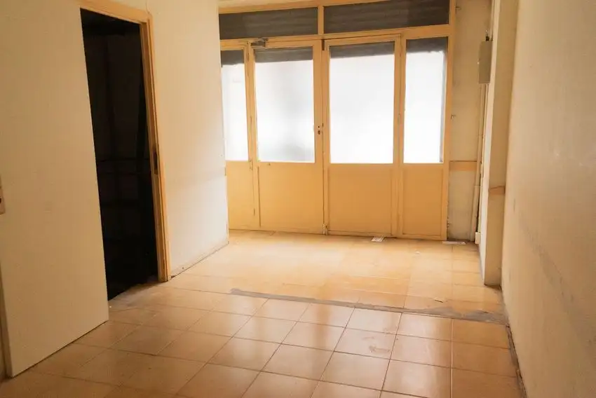 Local de Moda en Venta en Vilapicina i la Torre Llobeta, Barcelona