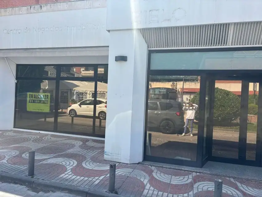 Local comercial en Alquiler en Aravaca, Madrid