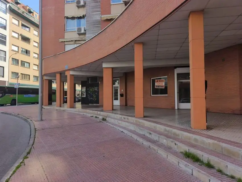 Local de Moda en Venta en Ensanche de Alcalá de Henares, Alcala de Henares