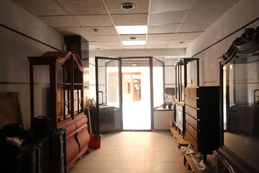 Local comercial en Venta en El Camp de l'Arpa del Clot, Barcelona