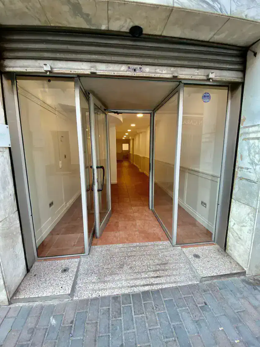 Local comercial en Venta en Sant Vicenç dels Horts