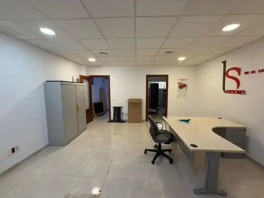 Oficina en Venta en Ramón de Carranza - Madre Rafols, Sevilla