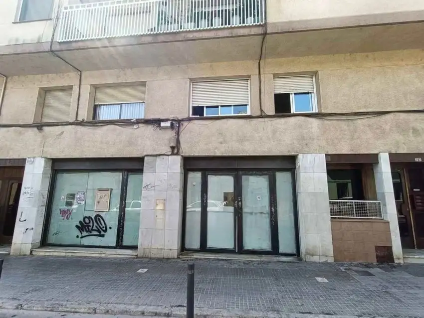 Local comercial en Venta en Montcada i Reixac
