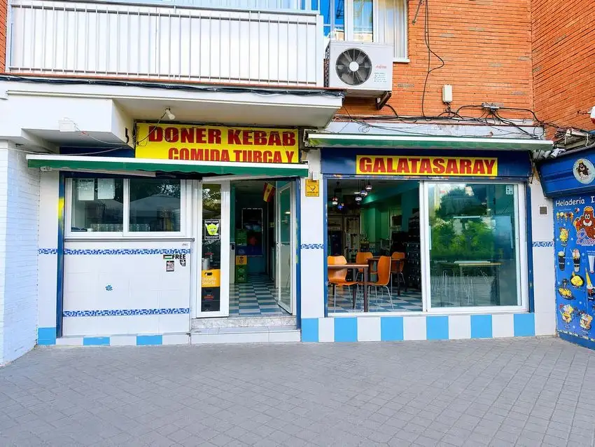 Bar en Venta en Aluche, Madrid