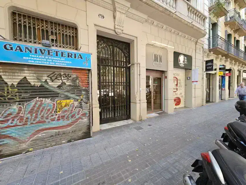Local comercial en Alquiler en L'Antiga Esquerra de l'Eixample, Barcelona