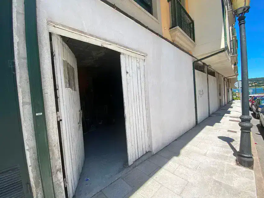 Local comercial en Venta en Rianxo