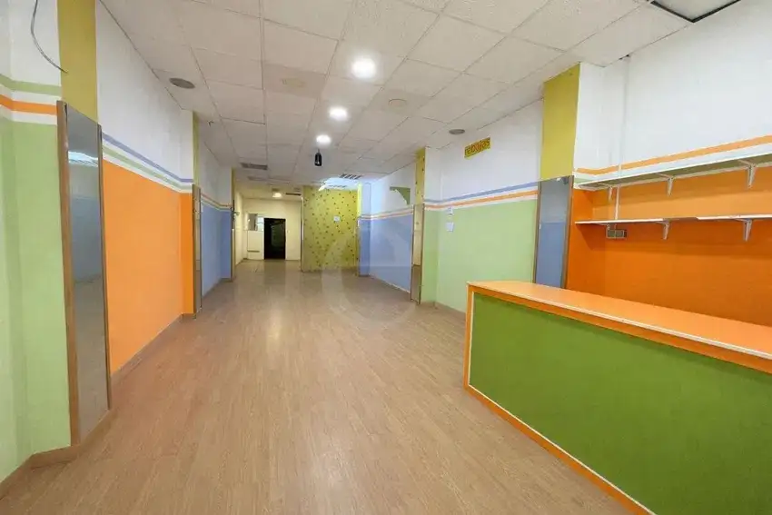 Local comercial en Alquiler en València