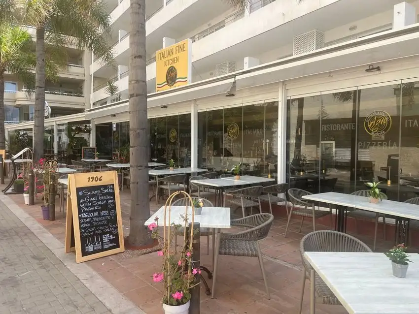 Restaurante en Traspaso en Playa de la Fontanilla, Marbella