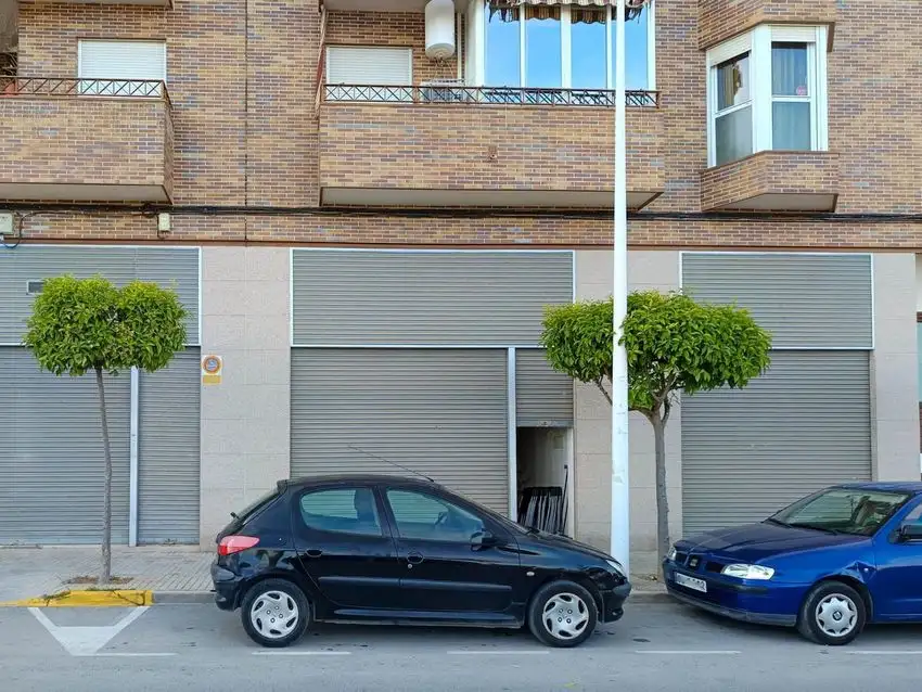 Local comercial en Venta en Crevillent