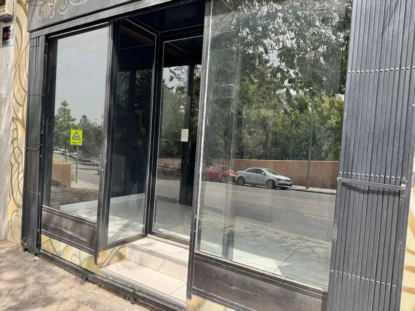 Local de Moda en Alquiler en Pinar del Rey, Madrid