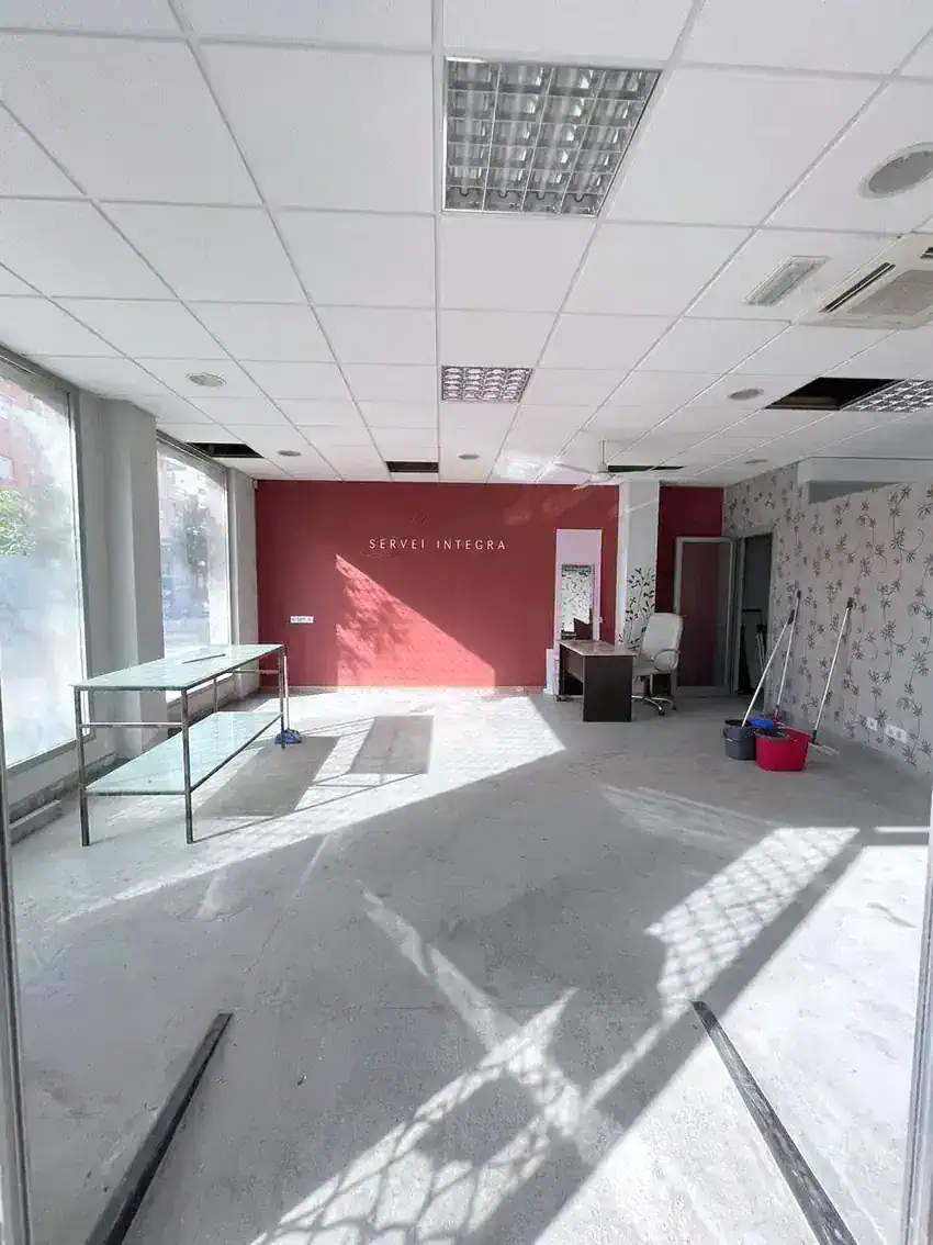 Local comercial en Venta en Vilafranca del Penedès