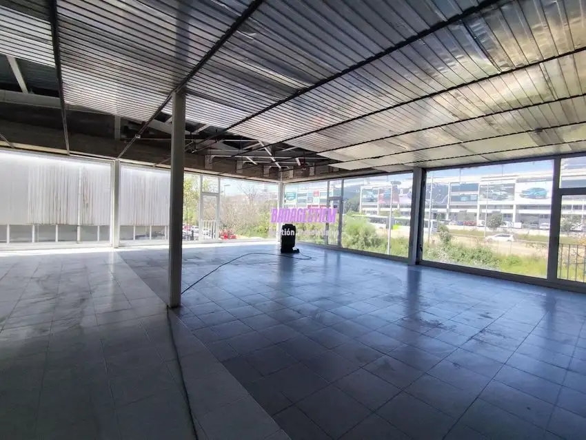 Almacén en Venta en Canyadó, Badalona