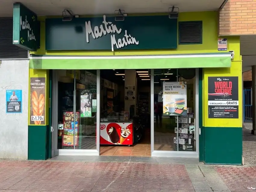 Local de comida para llevar (Take Away) en Traspaso en Salvador Allende-Parque Goya-Zorongo, Zaragoza