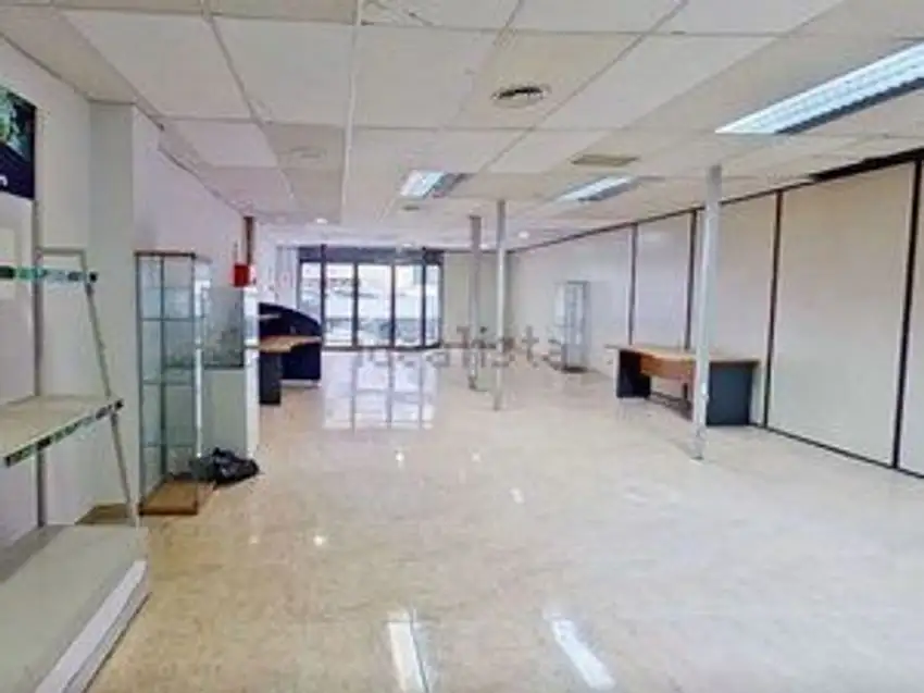Local comercial en Venta en Montcada i Reixac
