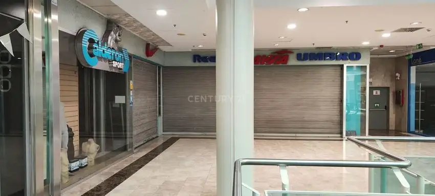 Local comercial en Venta en Pueblo Nuevo, Madrid