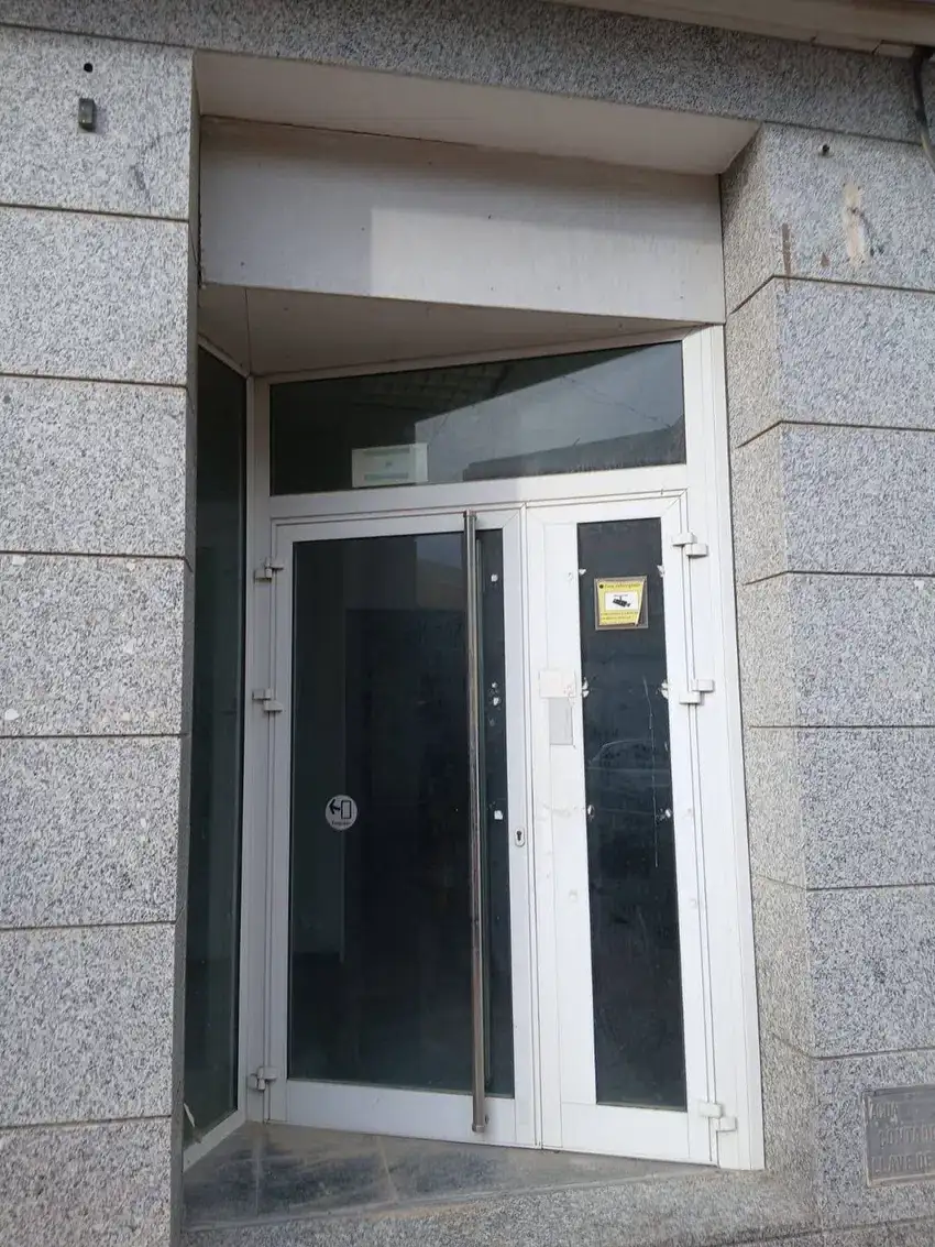 Local comercial en Alquiler en Oliva