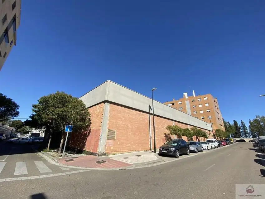 Local comercial en Venta en Salvador Allende-Parque Goya-Zorongo, Zaragoza
