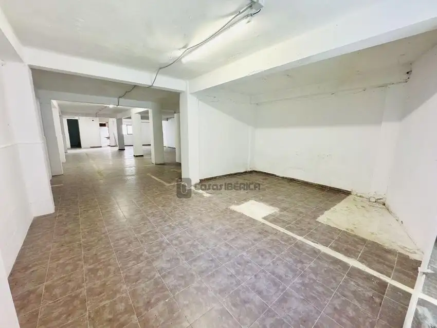 Local de Moda en Venta en Benicalap, València