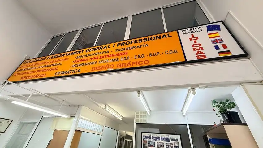 Centro educativo en Venta en La Nova Esquerra de l'Eixample, Barcelona
