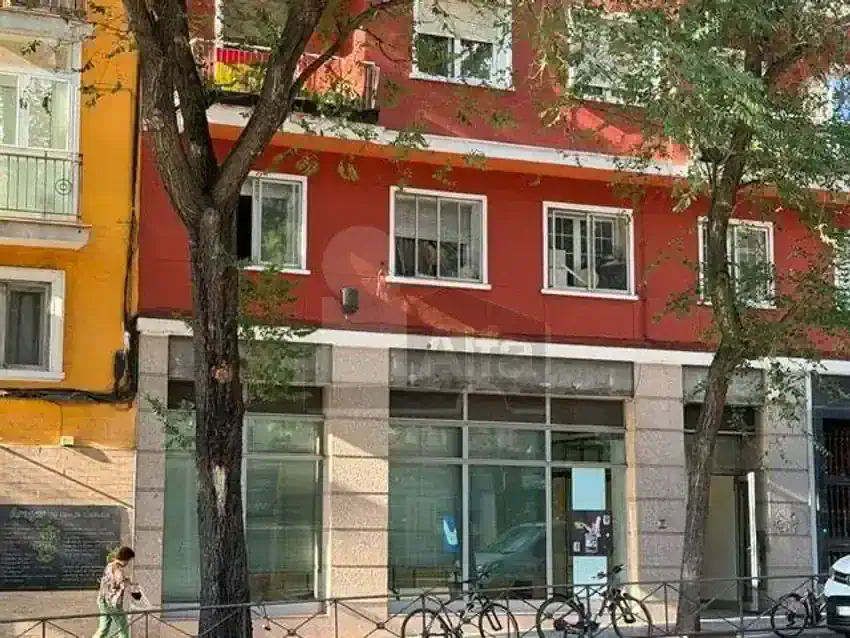 Local comercial en Alquiler en Puerta del Ángel, Madrid