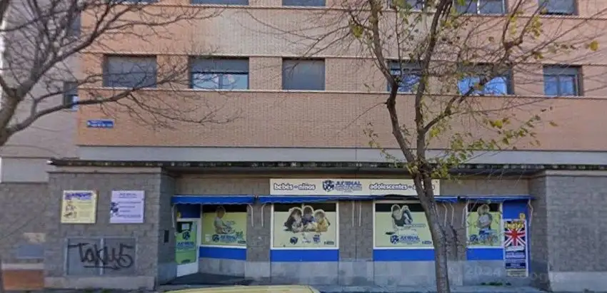 Centro educativo en Venta en Valdebernardo - Valderrivas, Madrid