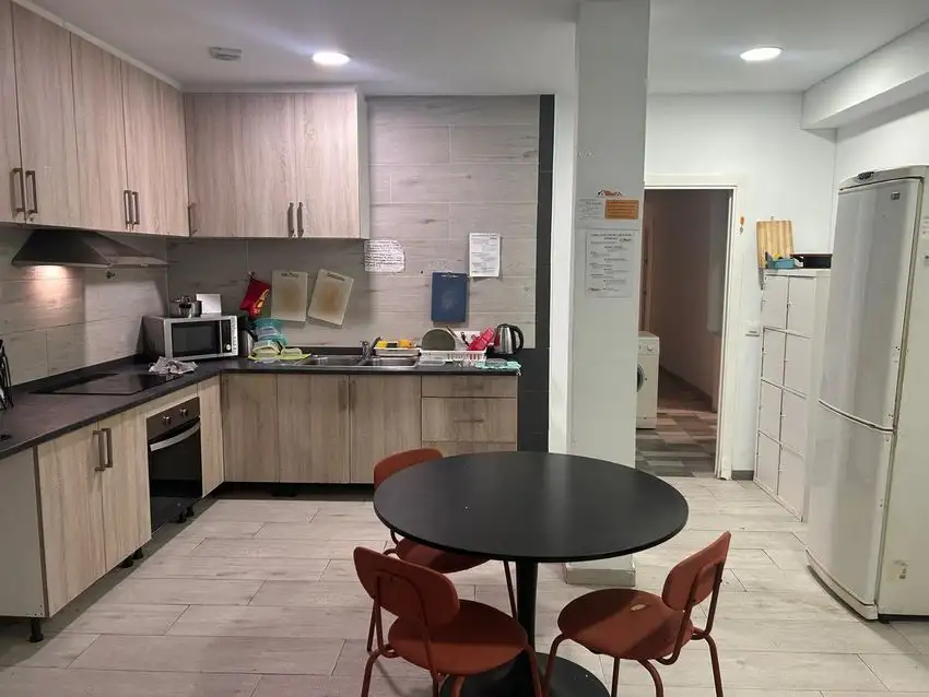 Local comercial en Venta en El Camp de l'Arpa del Clot, Barcelona