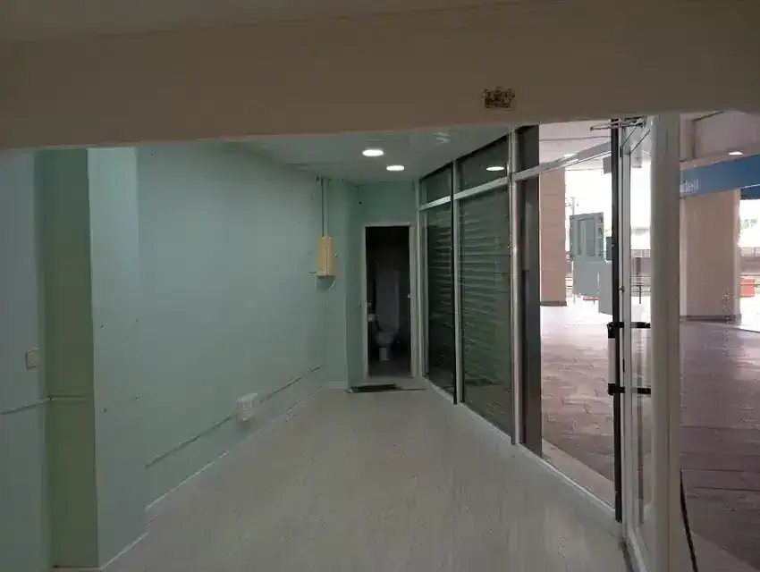 Tintorería - Lavandería en Alquiler en La Marina del Port, Barcelona