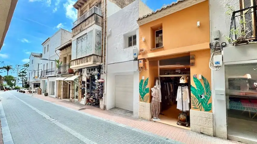Local de Moda en Venta en Moraira