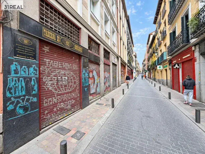 Local comercial en Venta en Huertas-Cortes, Madrid