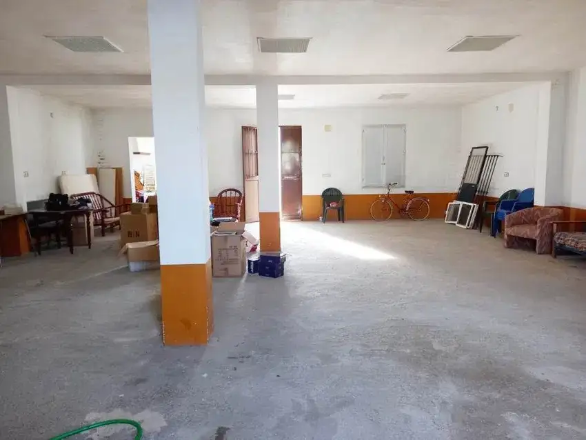 Local comercial en Alquiler en Umbrete